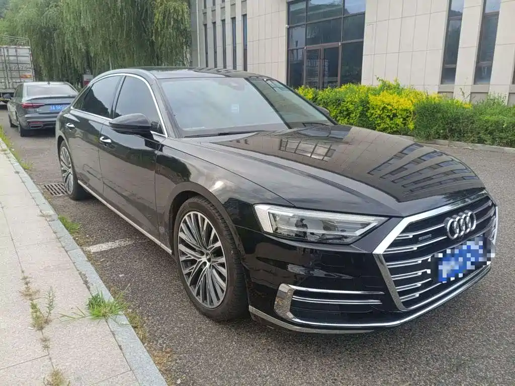 Audi A8 — фото 3