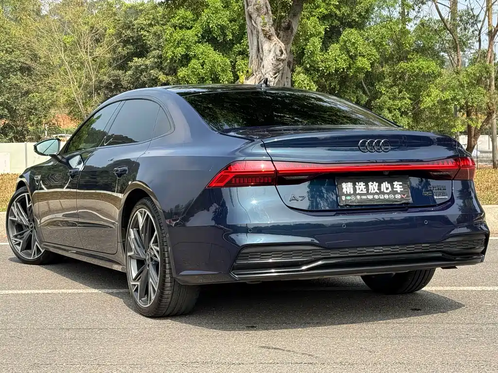 Audi A7L — фото 6