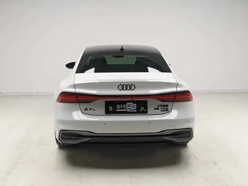 Audi A7L — фото 5