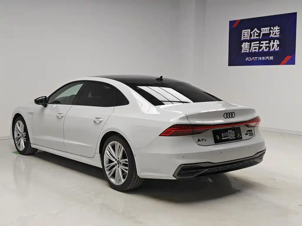 Audi A7L — фото 6