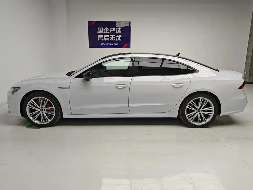 Audi A7L — фото 9