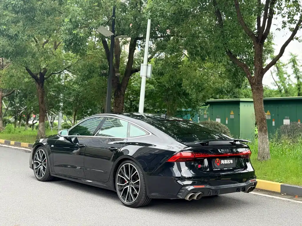 Audi A7 — фото 7