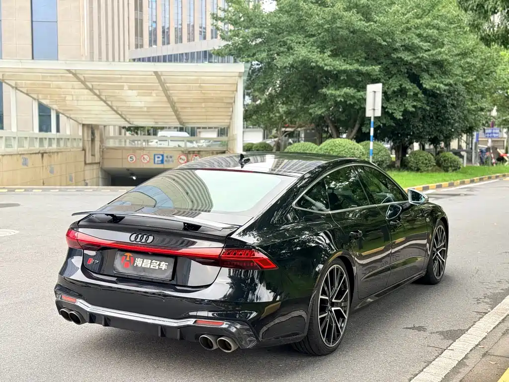 Audi A7 — фото 9
