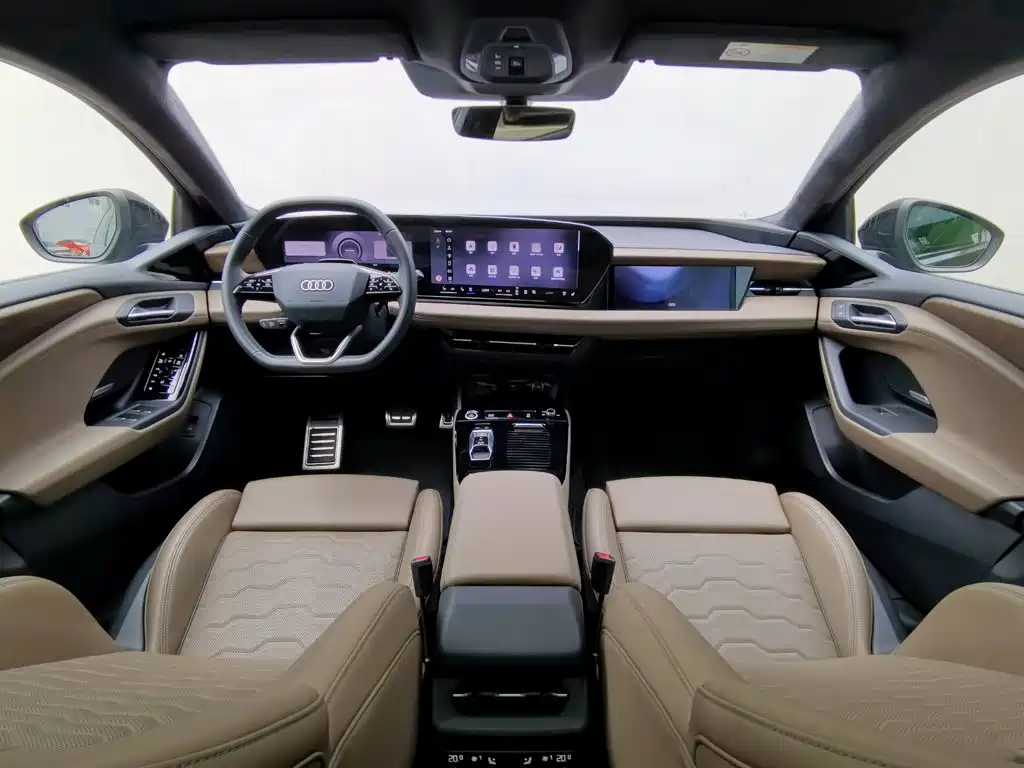 Audi A6L e-tron — фото 18