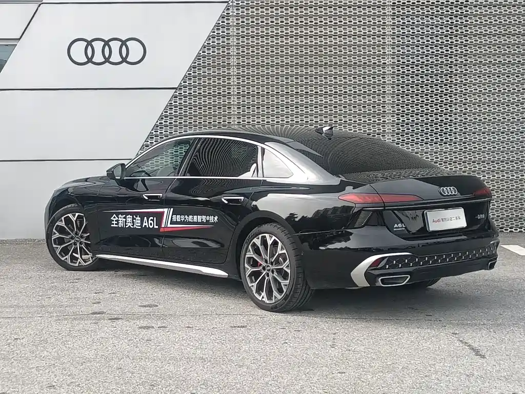 Audi A6L — фото 14