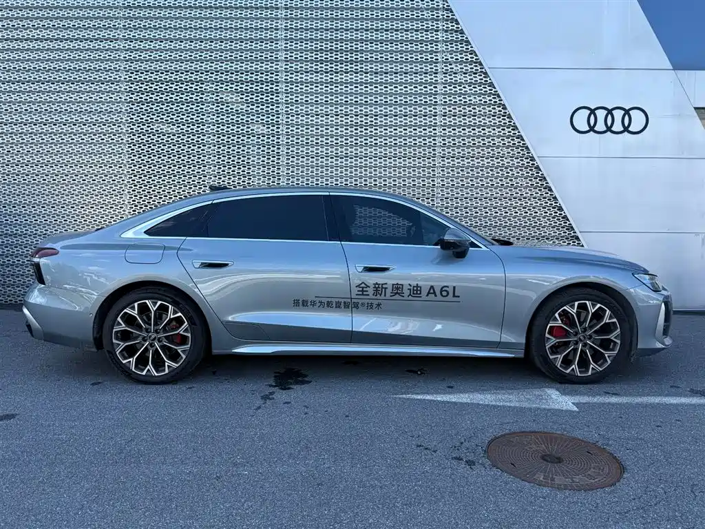 Audi A6L — фото 2