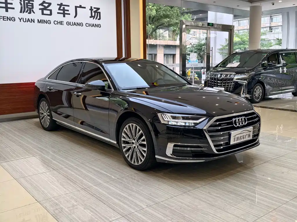 Audi A8 — фото 3