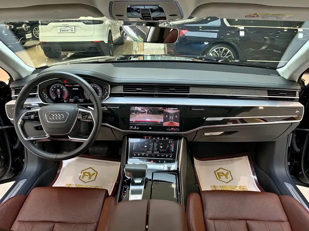 Audi A8 — фото 13