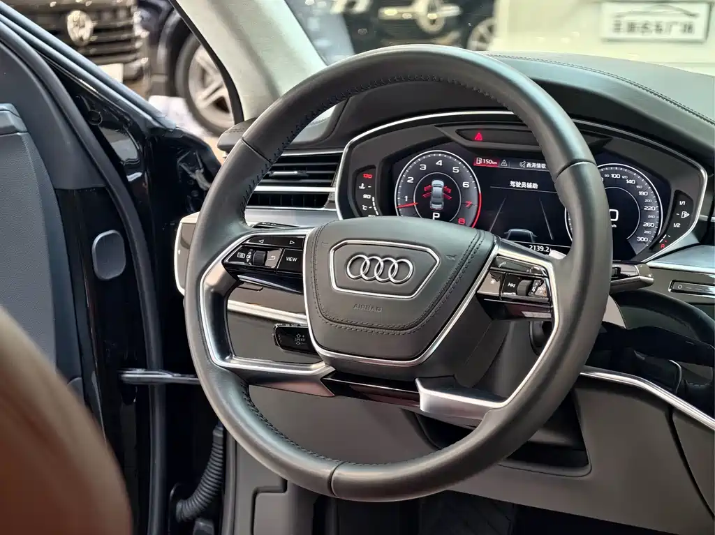 Audi A8 — фото 20