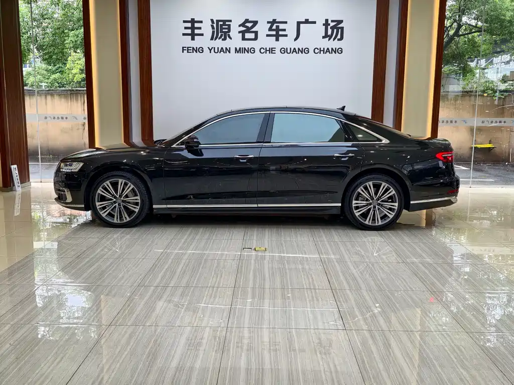 Audi A8 — фото 24