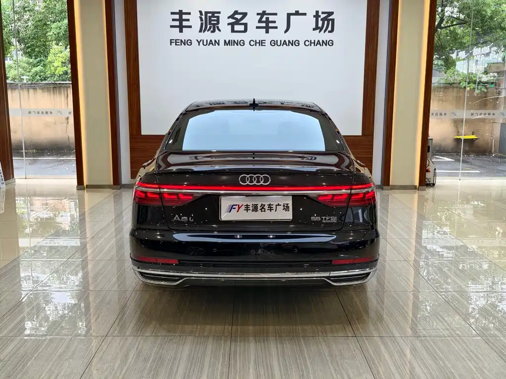 Audi A8 — фото 26