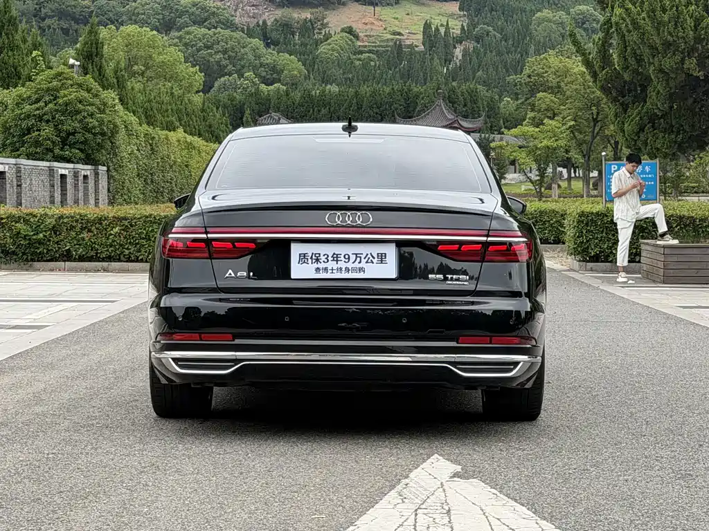 Audi A8 — фото 6