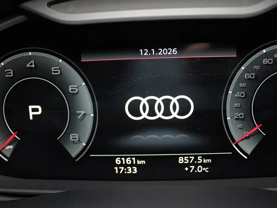 Audi Q8 — фото 8