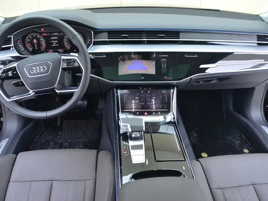 Audi A8 — фото 6