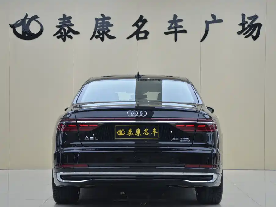 Audi A8 — фото 3