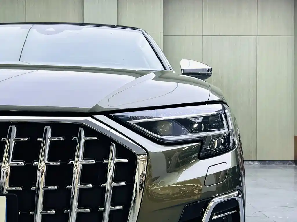Audi A8 — фото 7