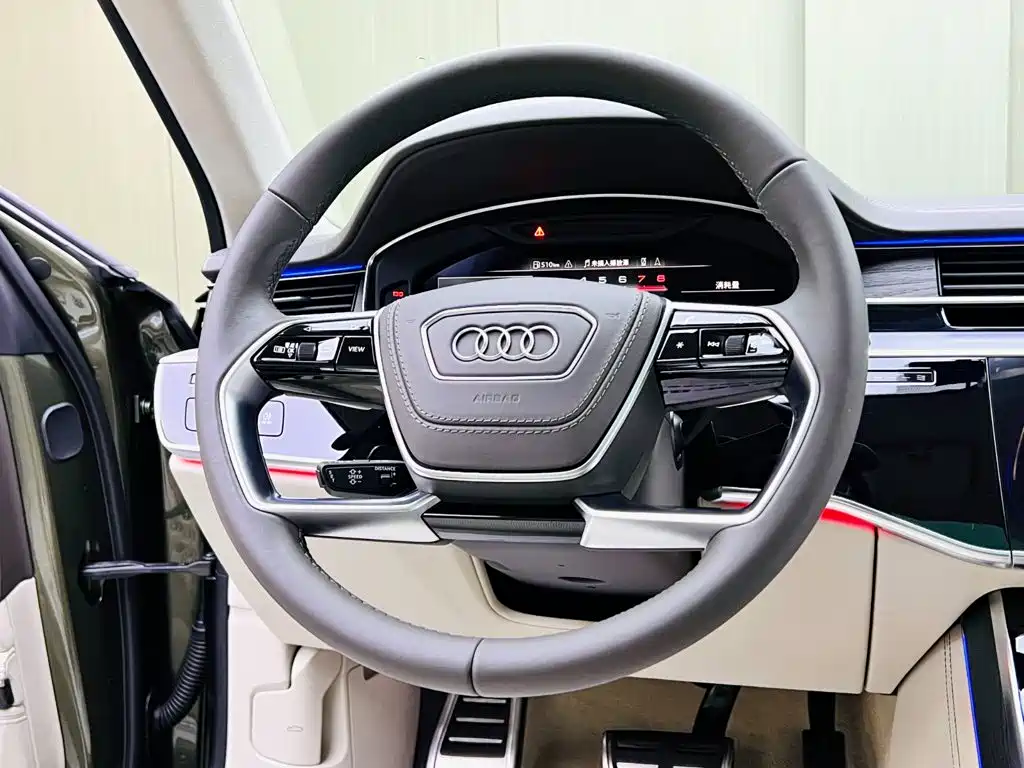 Audi A8 — фото 10