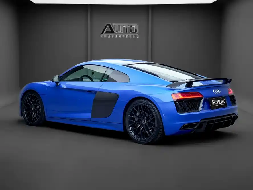 Audi R8 — фото 6