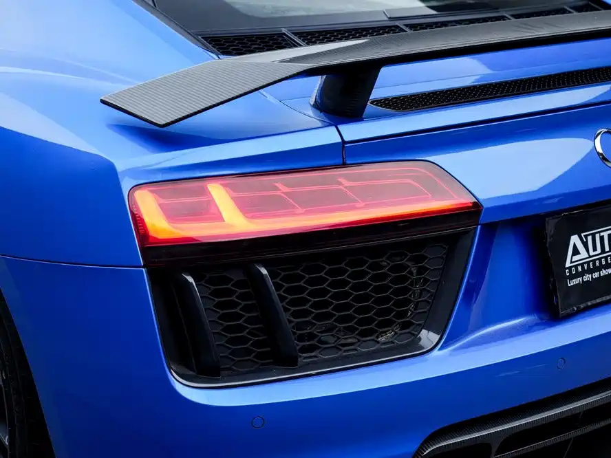 Audi R8 — фото 7
