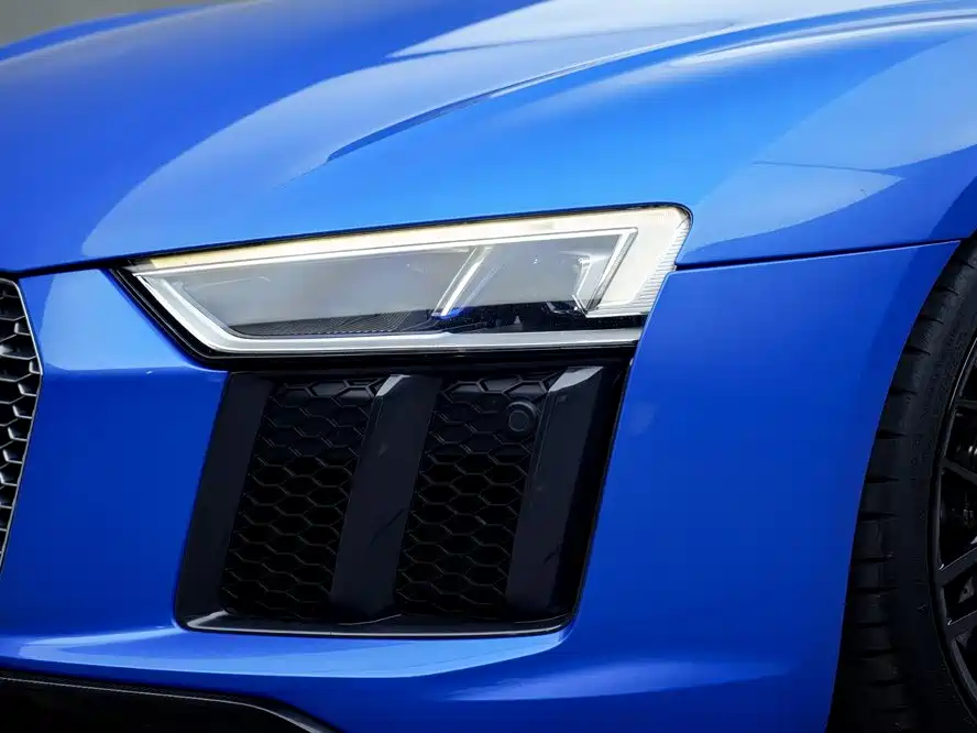 Audi R8 — фото 9