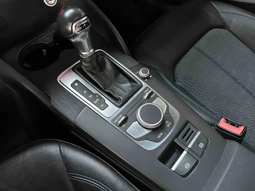 Audi A3 — фото 11