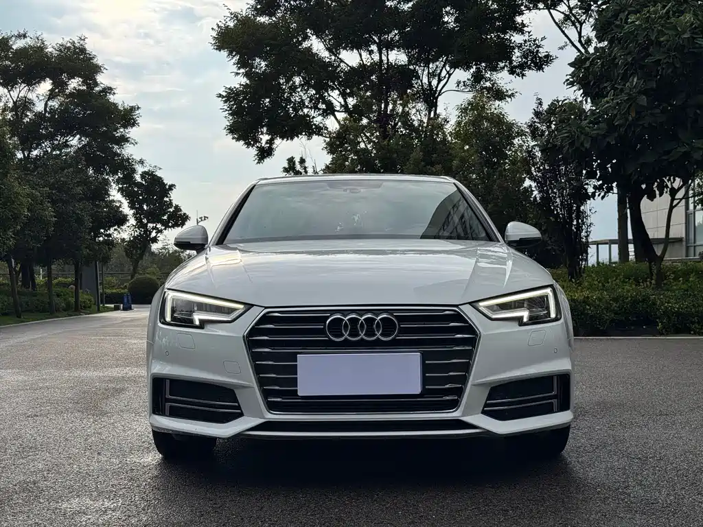 Audi A4L — фото 2