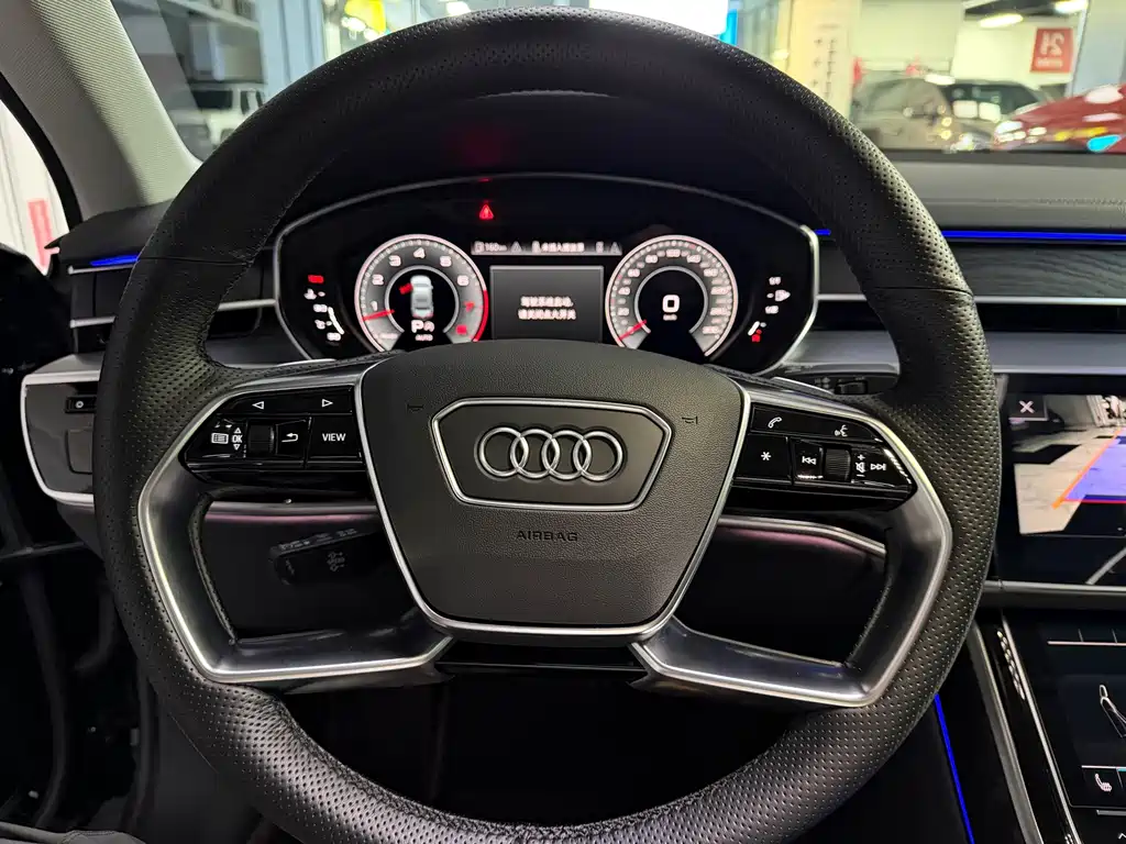 Audi A8 — фото 23
