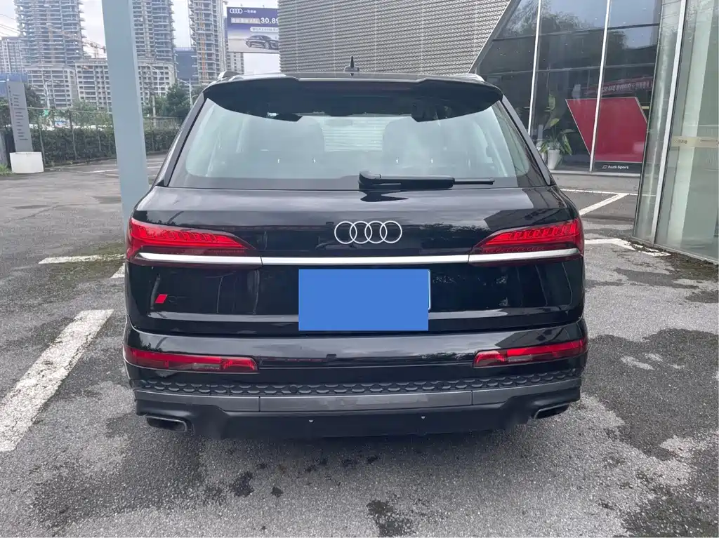 Audi Q7 — фото 10