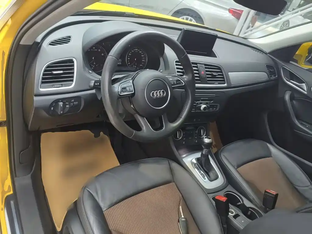 Audi Q3 — фото 10