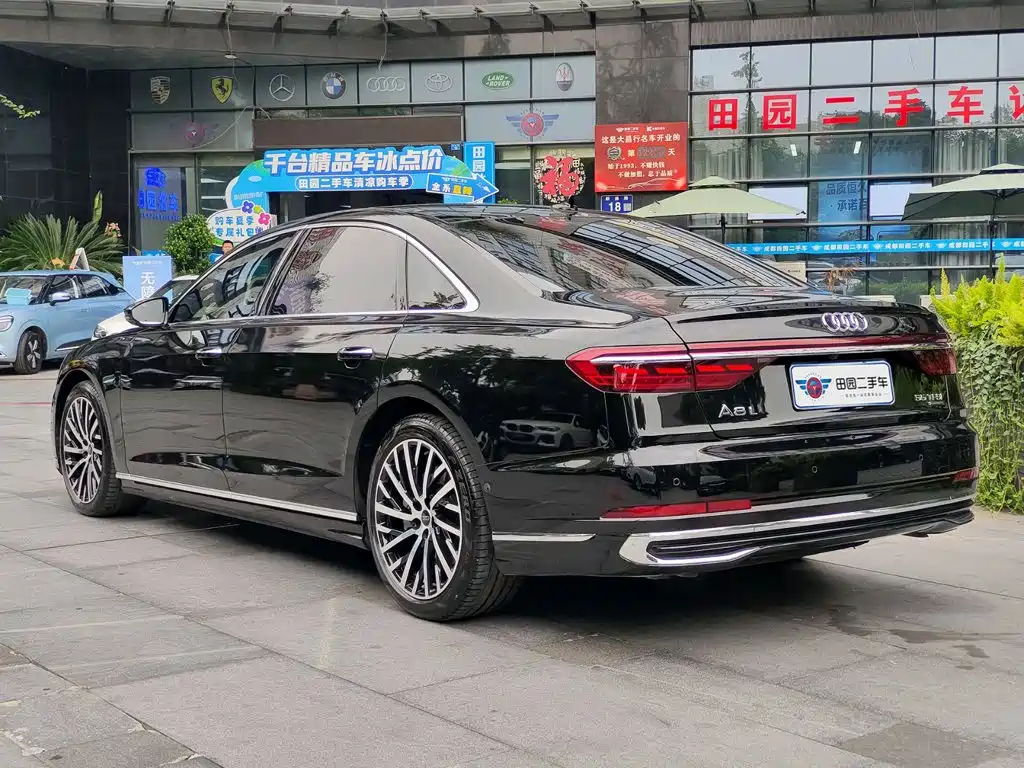 Audi A8 — фото 4