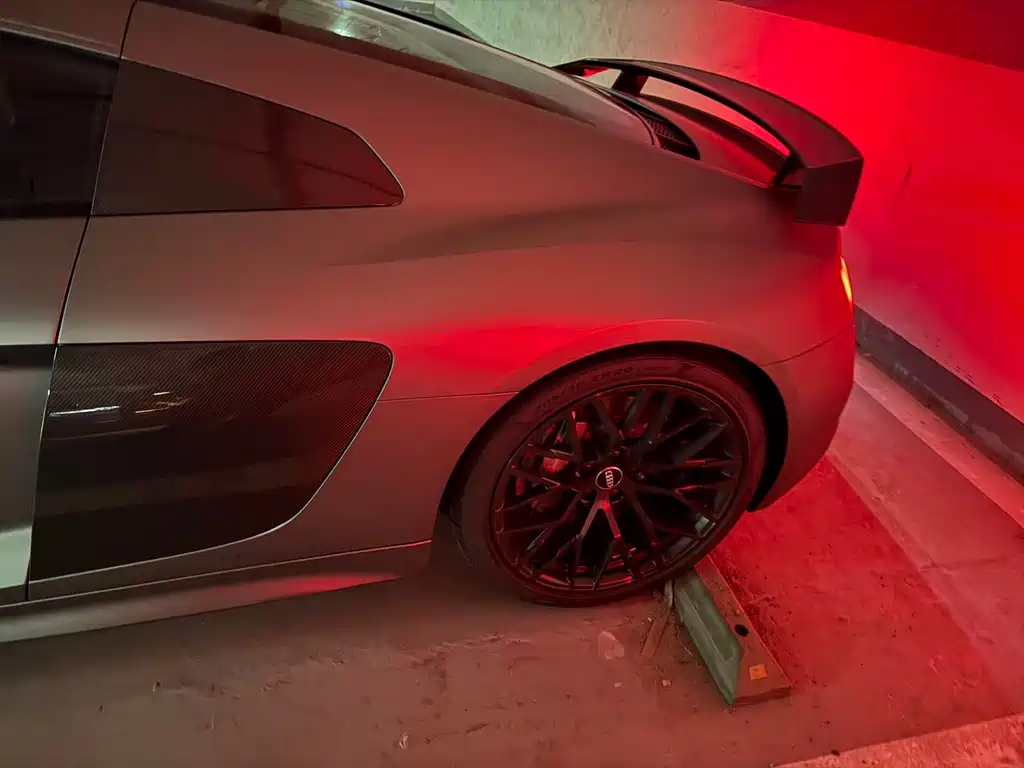 Audi R8 — фото 4