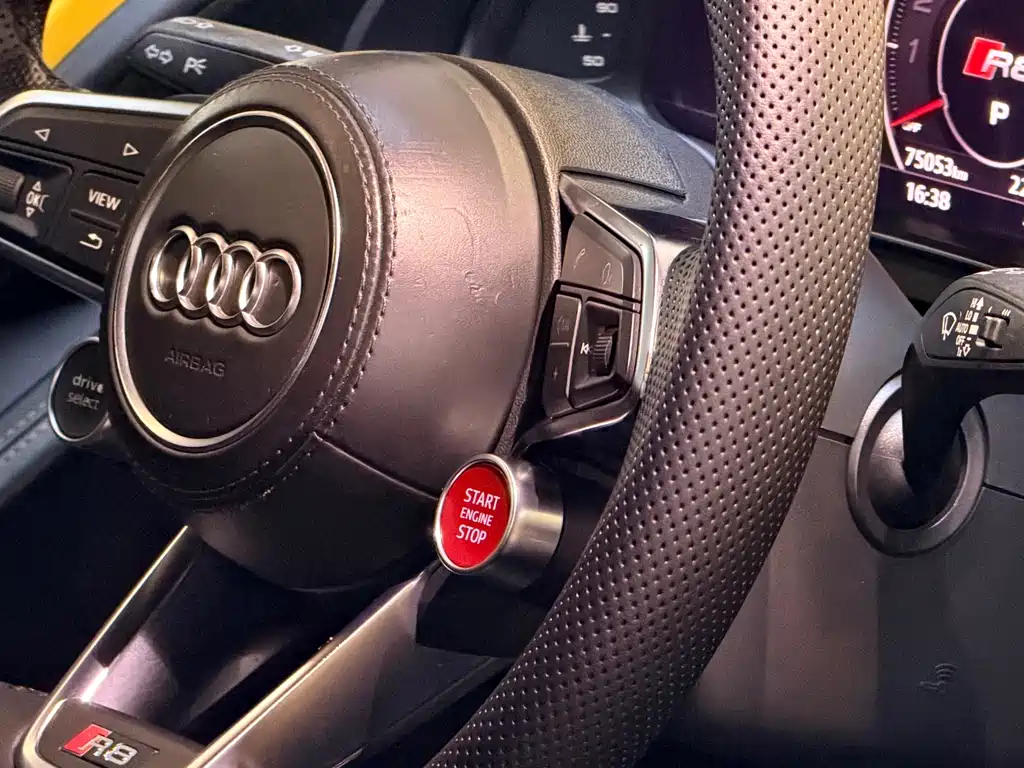 Audi R8 — фото 14