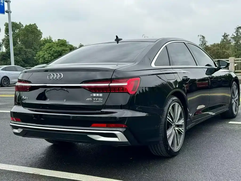 Audi A6L — фото 7
