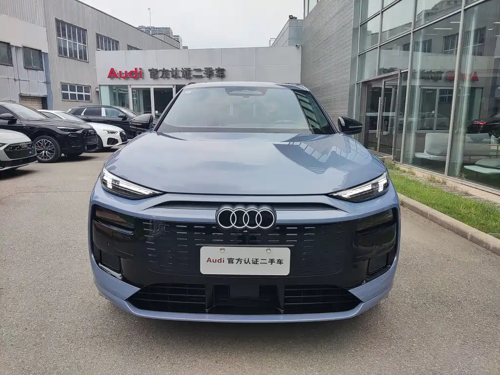 Audi Q6L e-tron — фото 2