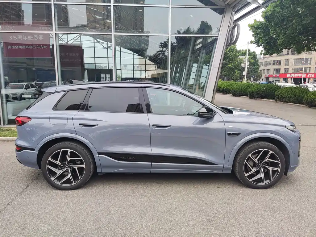 Audi Q6L e-tron — фото 7