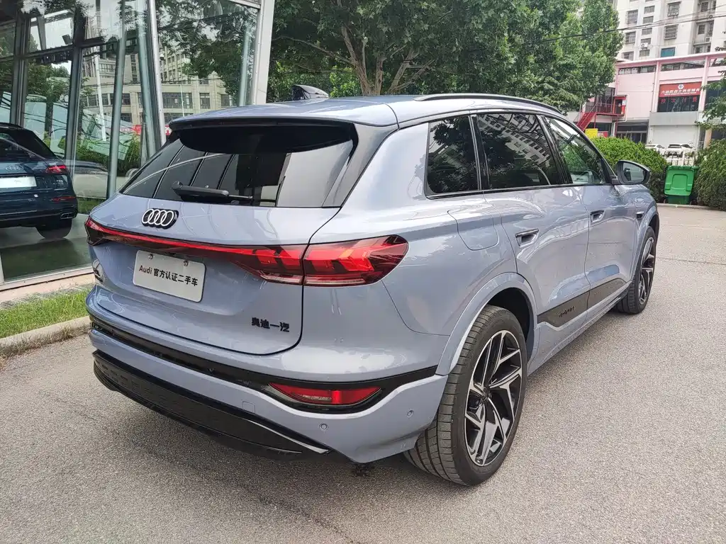 Audi Q6L e-tron — фото 8