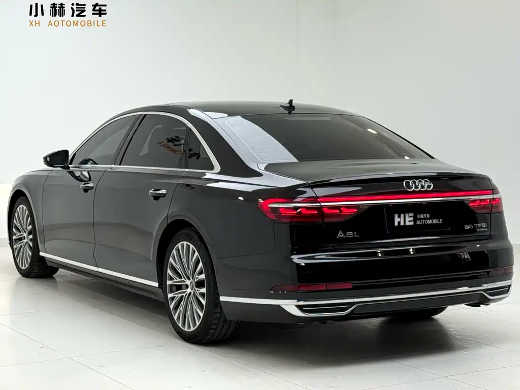 Audi A8 — фото 4