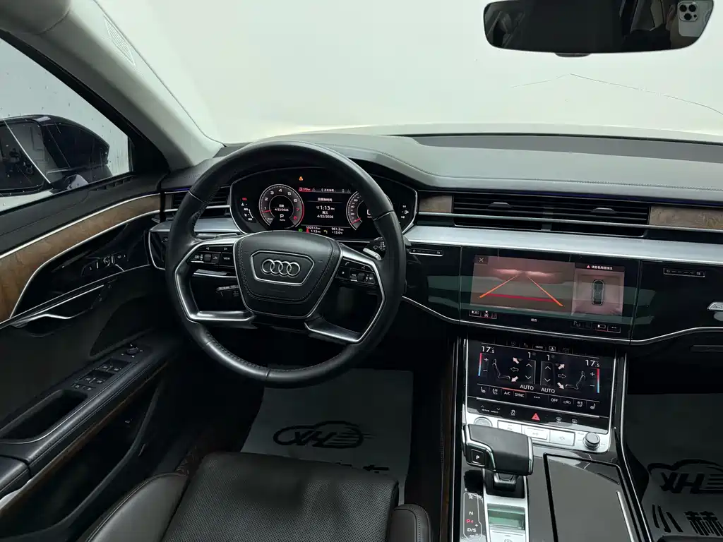 Audi A8 — фото 10
