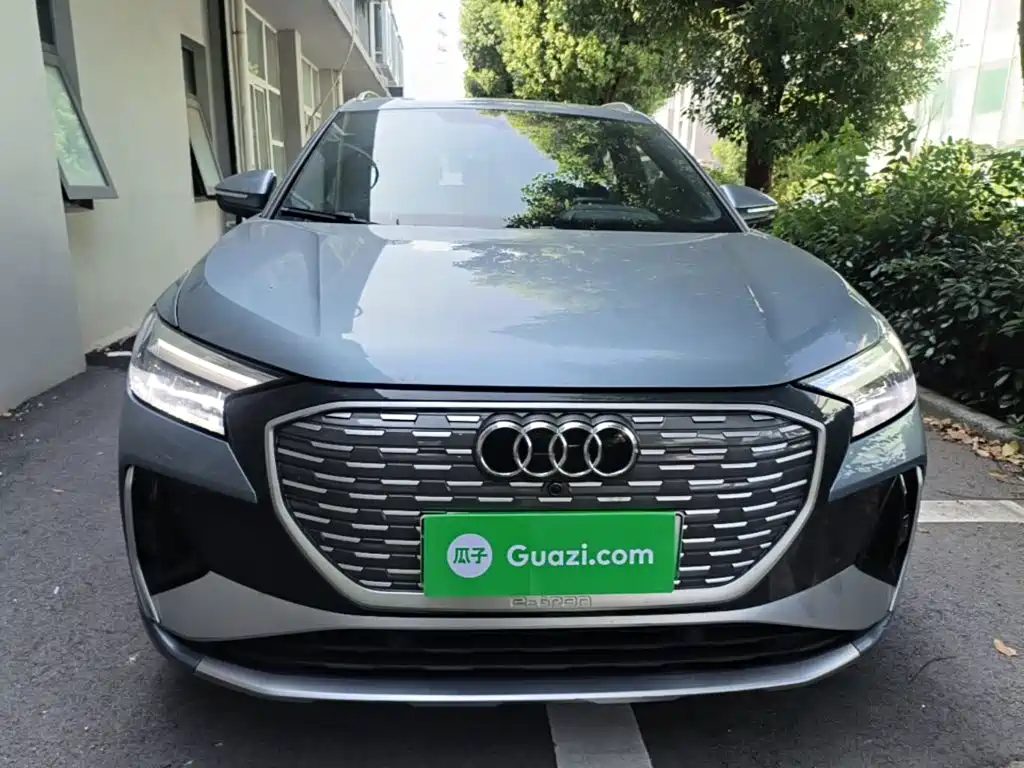 Audi Q4 e-tron — фото 3