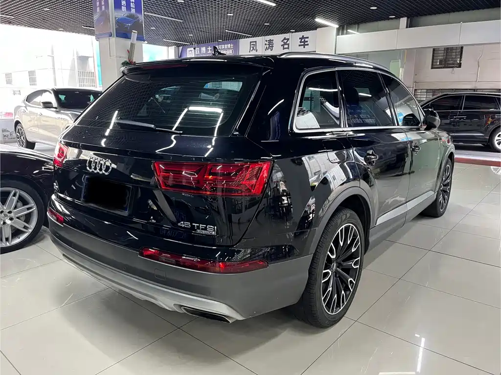 Audi Q7 — фото 4