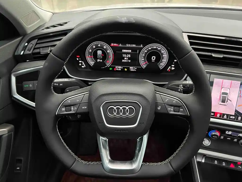 Audi Q3 — фото 3