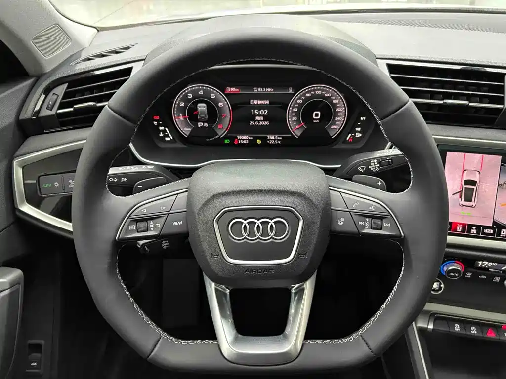 Audi Q3 — фото 3