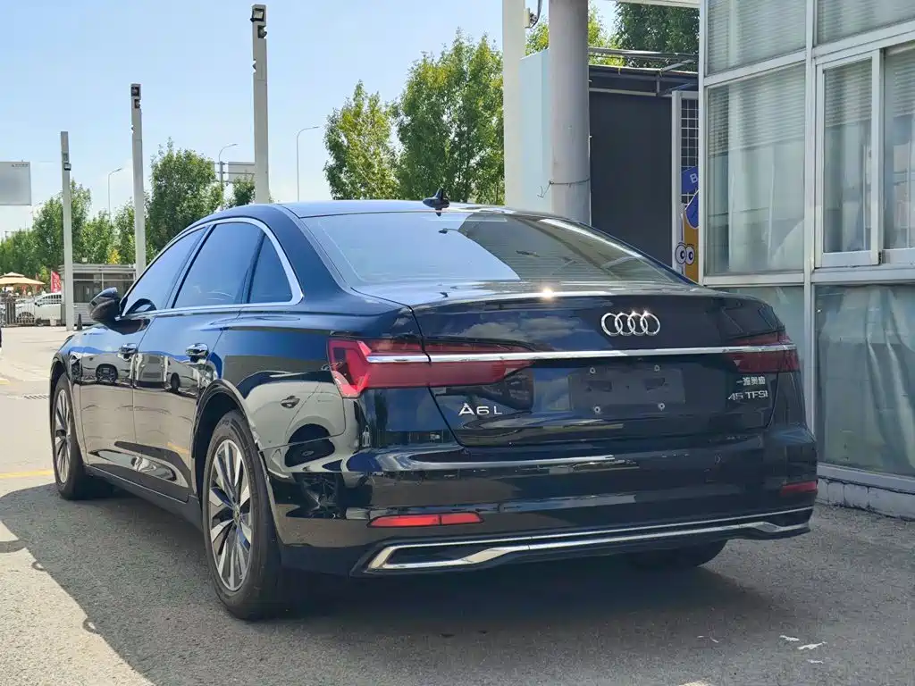 Audi A6L — фото 5