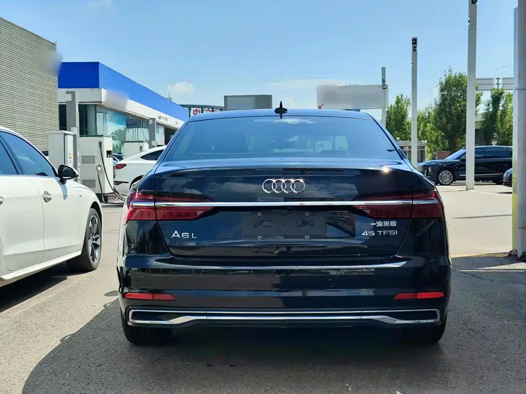 Audi A6L — фото 6