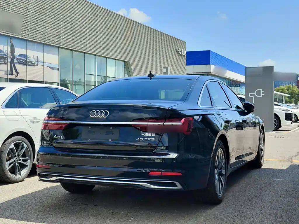Audi A6L — фото 7