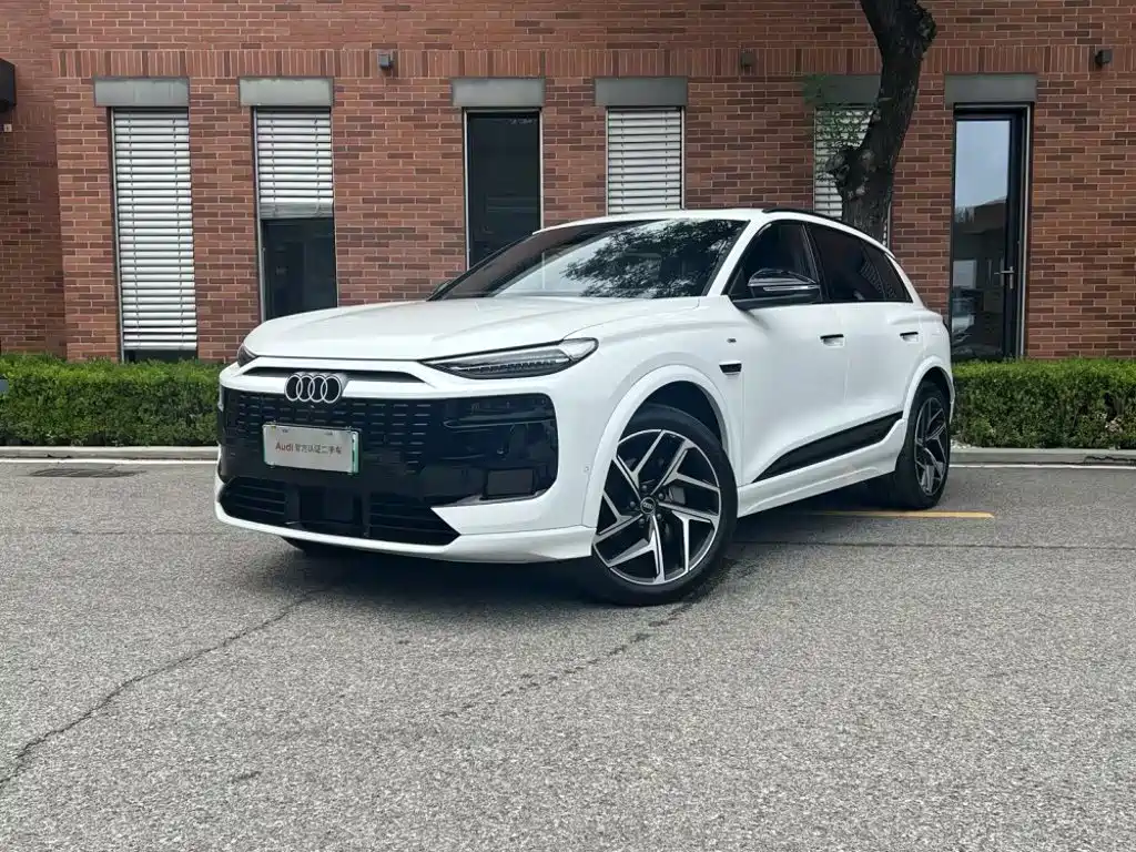 Audi Q6L e-tron — фото 2