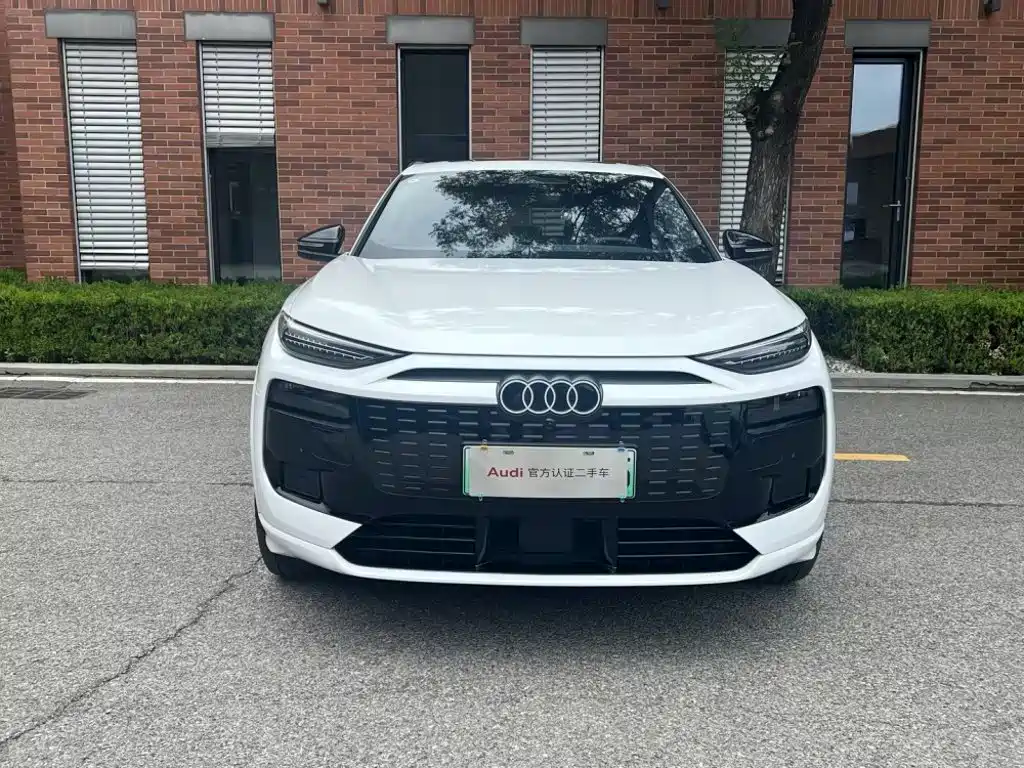 Audi Q6L e-tron — фото 11