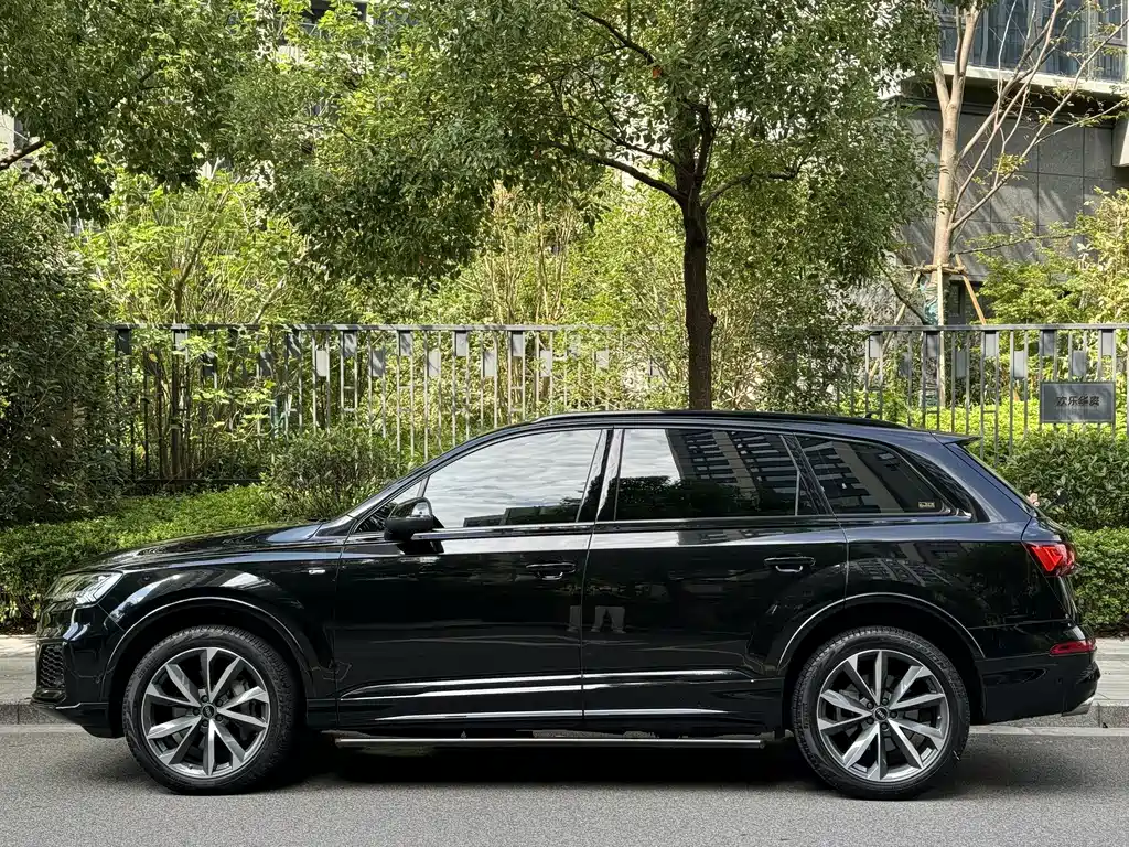 Audi Q7 — фото 3
