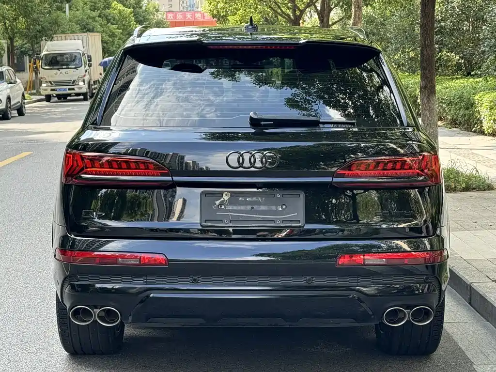 Audi Q7 — фото 5