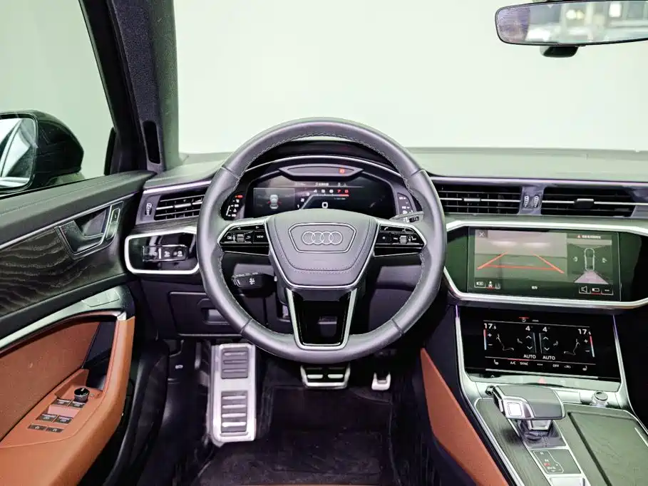 Audi A6L — фото 11